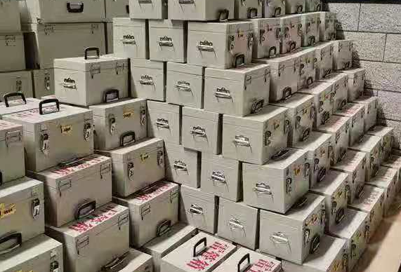 兰坪不同材质的雷管箱/炸药箱有什么区别？