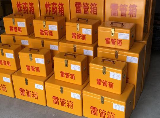 兰坪玻璃钢雷管箱的使用寿命一般是多少？