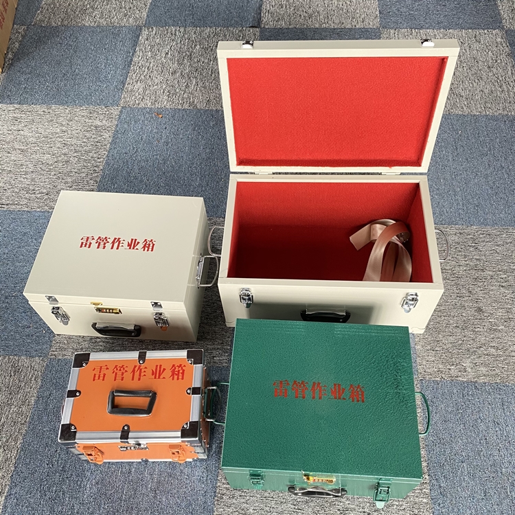 兰坪爆破工程作业箱如何选择？玻璃钢与传统材质的全面对比